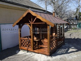 Детский домик из дерева