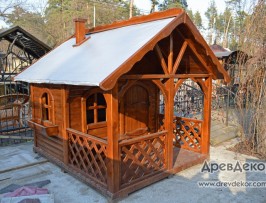Домик с крыльцом